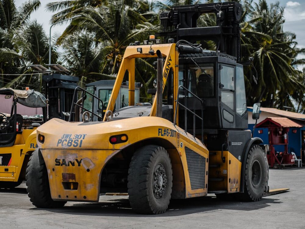 Empilhadeiras em centros logísticos