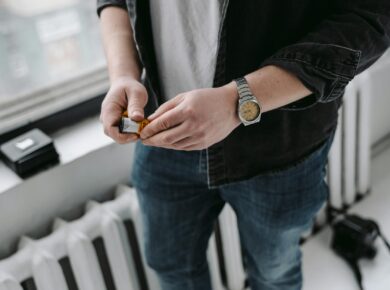 Para compreender a importância de ter um hobby que não envolva telas, é fundamental reconhecer que essas atividades promovem