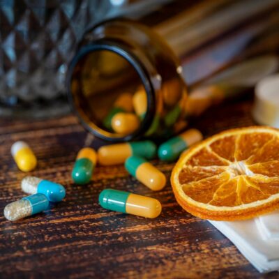 Para entender a relação entre saúde intestinal e imunidade, é crucial saber que o intestino, o 'segundo cérebro', abriga cerc