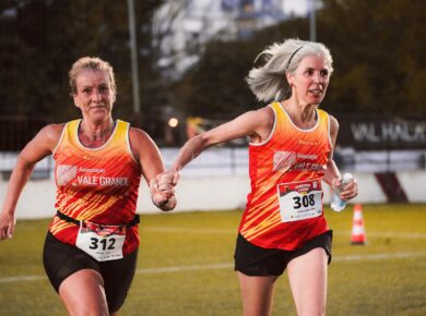 Para começar a correr e ir do sofá aos 5km sem lesões, inicie com caminhadas, evoluindo gradualmente para trotes leves e corr