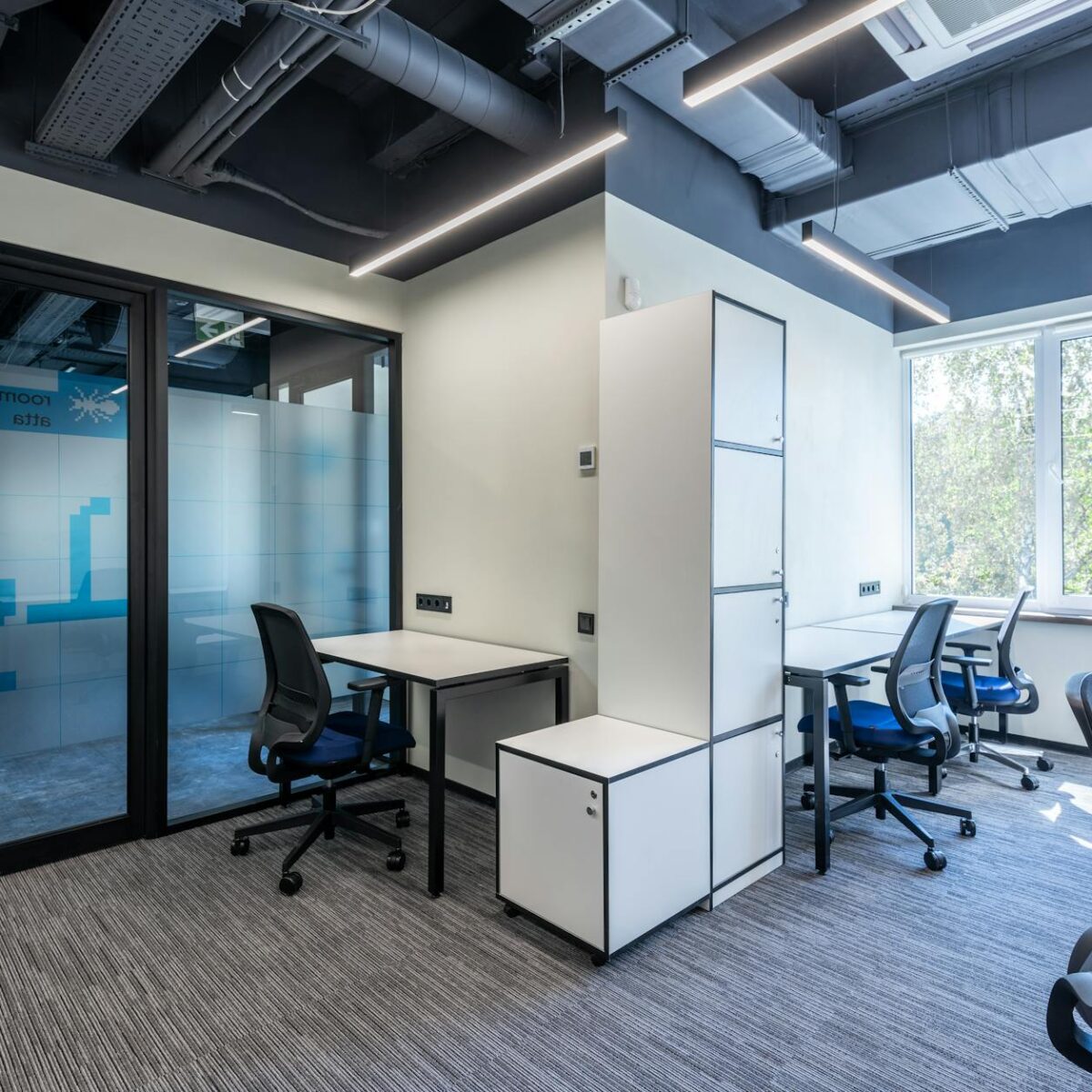 Para entender como a iluminação e produtividade se relacionam e como a luz afeta seu cansaço mental, é crucial saber que a lu