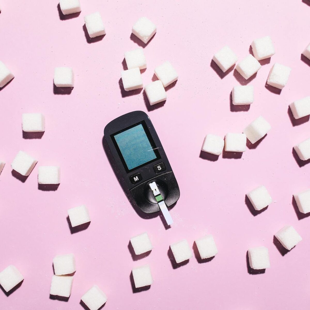 Para o monitoramento de glicose contínuo para não-diabéticos, a prática é vista como uma tendência promissora para otimizar a