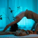 Para paralisia do sono: o que é e por que acontece, é importante saber que se trata de um episódio temporário em que a pessoa