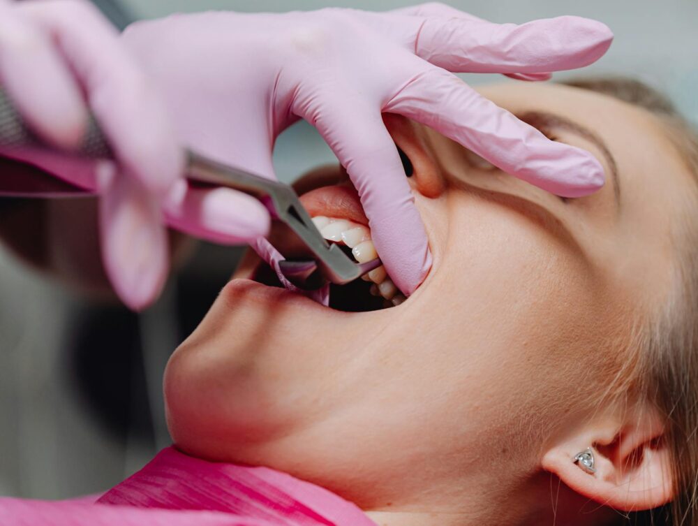 Para a saúde bucal e sua ligação com doenças cardíacas, é fundamental compreender que infecções orais, como gengivite e perio