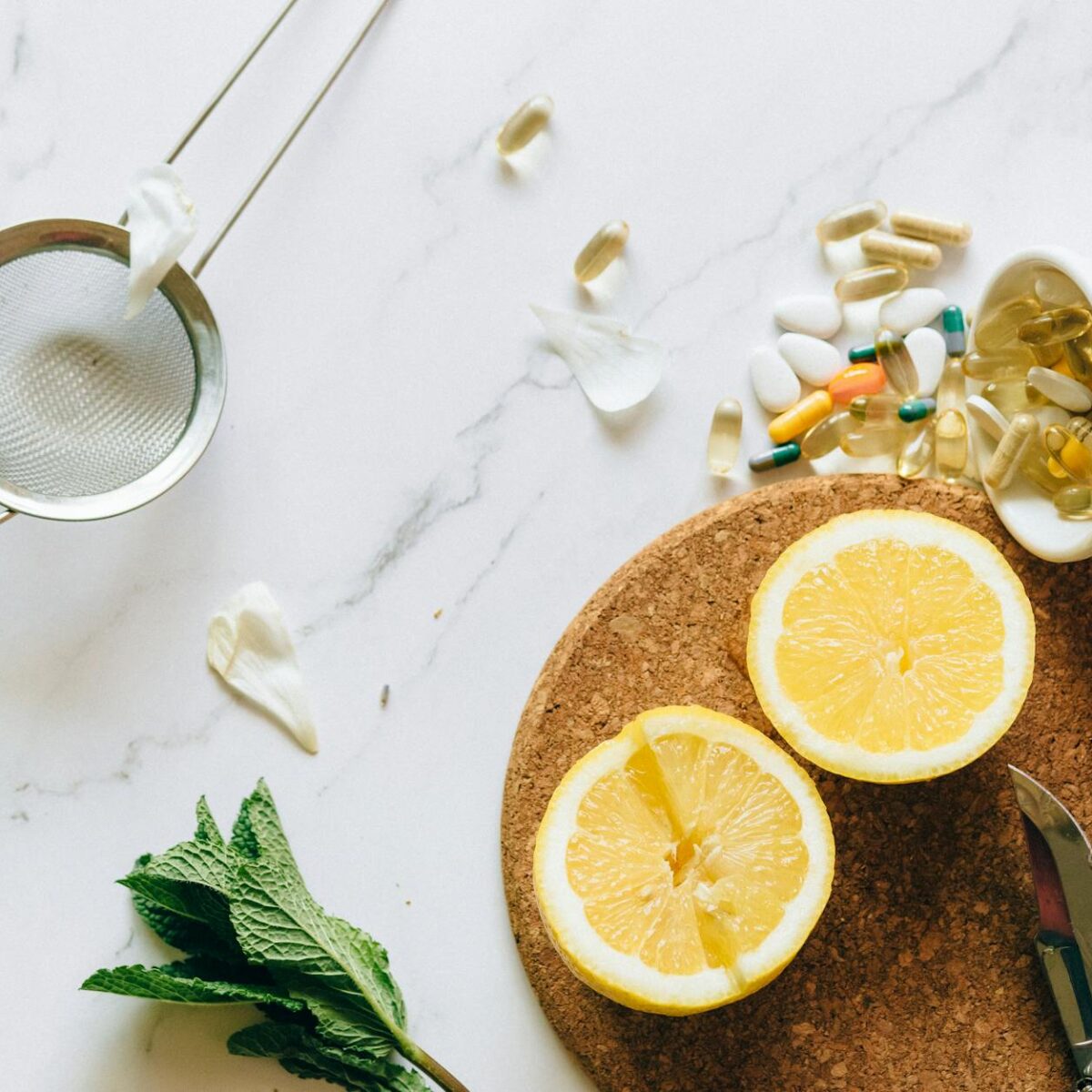 Para saber quando suplementos vitamínicos são realmente necessários, é fundamental consultar um profissional de saúde. Geralm