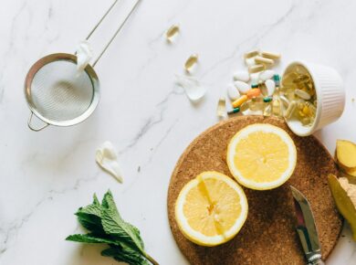 Para saber quando suplementos vitamínicos são realmente necessários, é fundamental consultar um profissional de saúde. Geralm