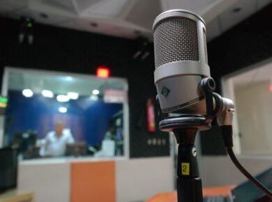 Como pesquisar produtoras, estúdios e empresas do mercado musical