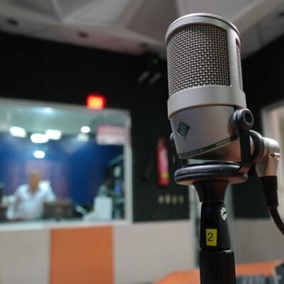 Como pesquisar produtoras, estúdios e empresas do mercado musical